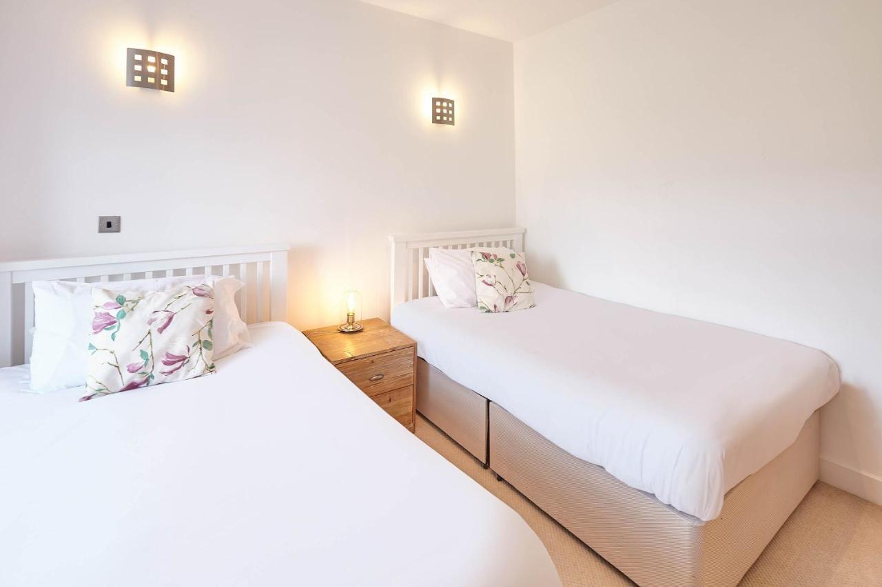 Host & Stay - Penthouse Pad Scarborough Esterno foto